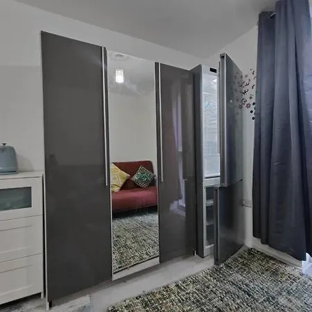 Canary Wharf Homestay London Exterior photo