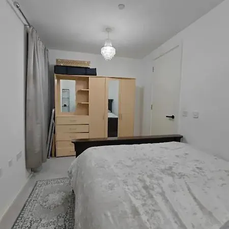 Canary Wharf Homestay London Exterior photo