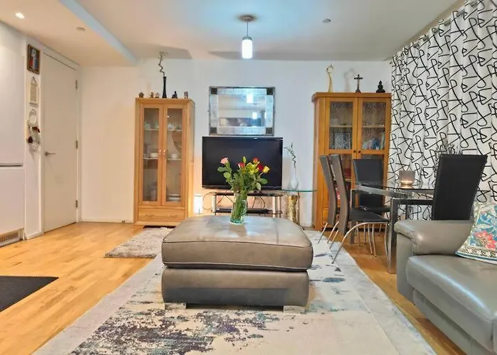 Canary Wharf Homestay
